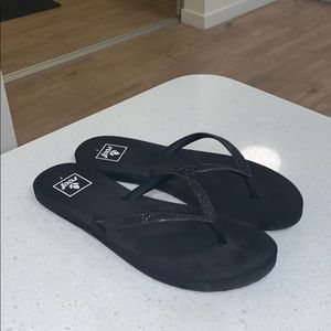 Super Comfy & Supportive Reef Flip Flops